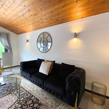 Magpie 2 Hot Tub Huntersmoon-Warminster-Longleat-Wiltshire Villa Екстериор снимка