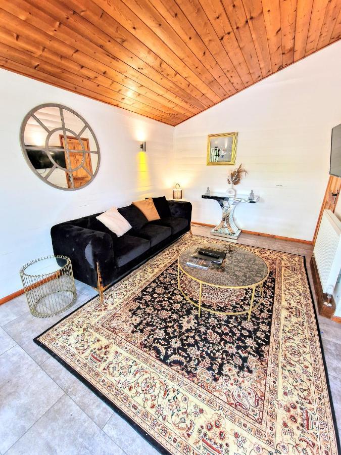 Magpie 2 Hot Tub Huntersmoon-Warminster-Longleat-Wiltshire Villa Екстериор снимка